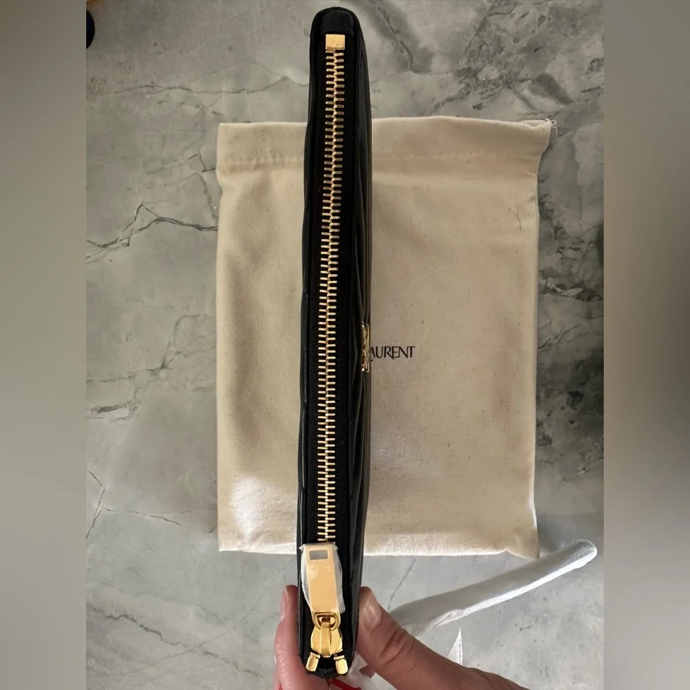 NWT Yves Saint Laurent Black Monogram Matelasse Leather Clutch - Picture 4 of 9